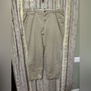 4/$25 Old Navy Perfect Bootcut Kacki Pants Size 18